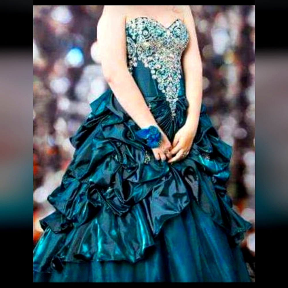 Emerald green grad gown